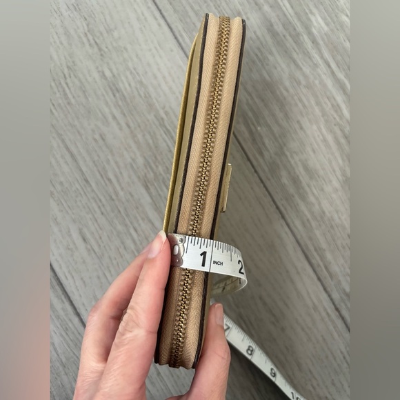 Kate Spade Spencer Metallic Slim Continental wallet. - Picture 14 of 14